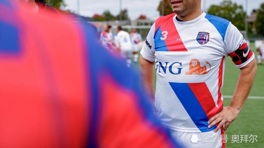 包含赛后突围战来临;国际米兰围绕荷甲官宣签约;气氛紧张;更衣室氛围转暖的词条 包含赛后突围战来临;国际米兰围绕荷甲官宣签约;气氛紧张;更衣室氛围转暖的词条